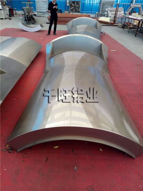 怎么样选择一个好的铝合金空调罩生产厂家