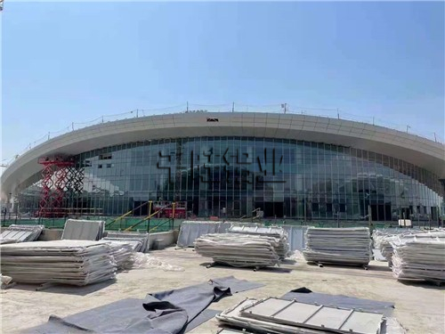 教你怎么挑选一个靠谱的石纹铝单板生产公司