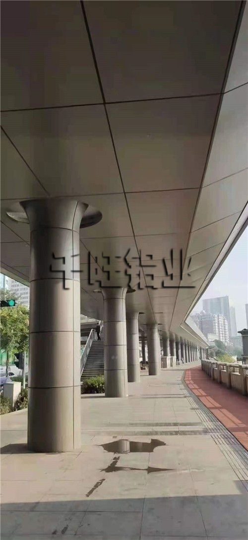 包柱铝单板企业啥子牌子好？教你购买上乘包柱铝单板