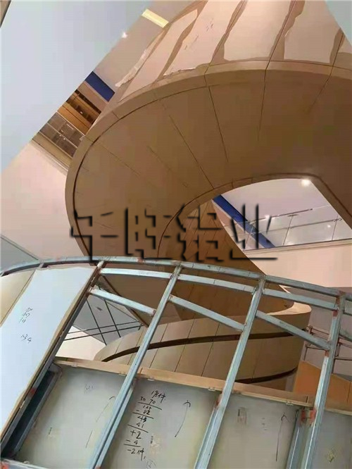 千旺雕花铝单板生产厂家教大家轻松采办到优良得雕花铝单板