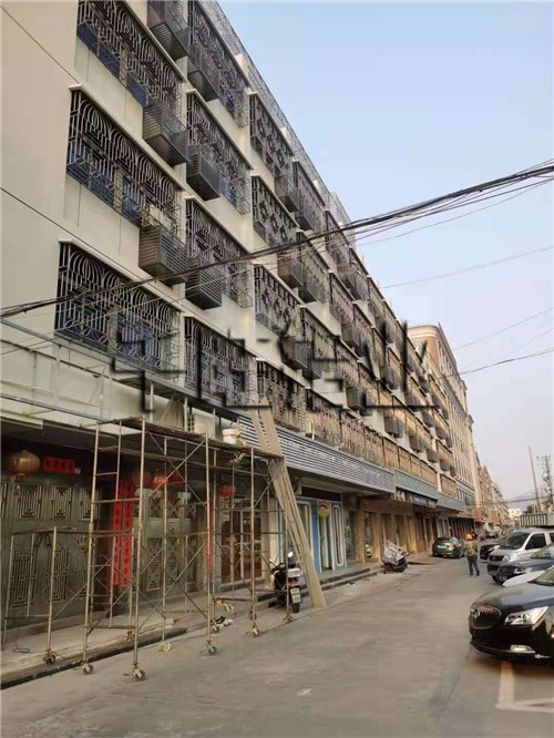 双曲铝单板企业哪一个好？要如何选择过硬双曲铝单板